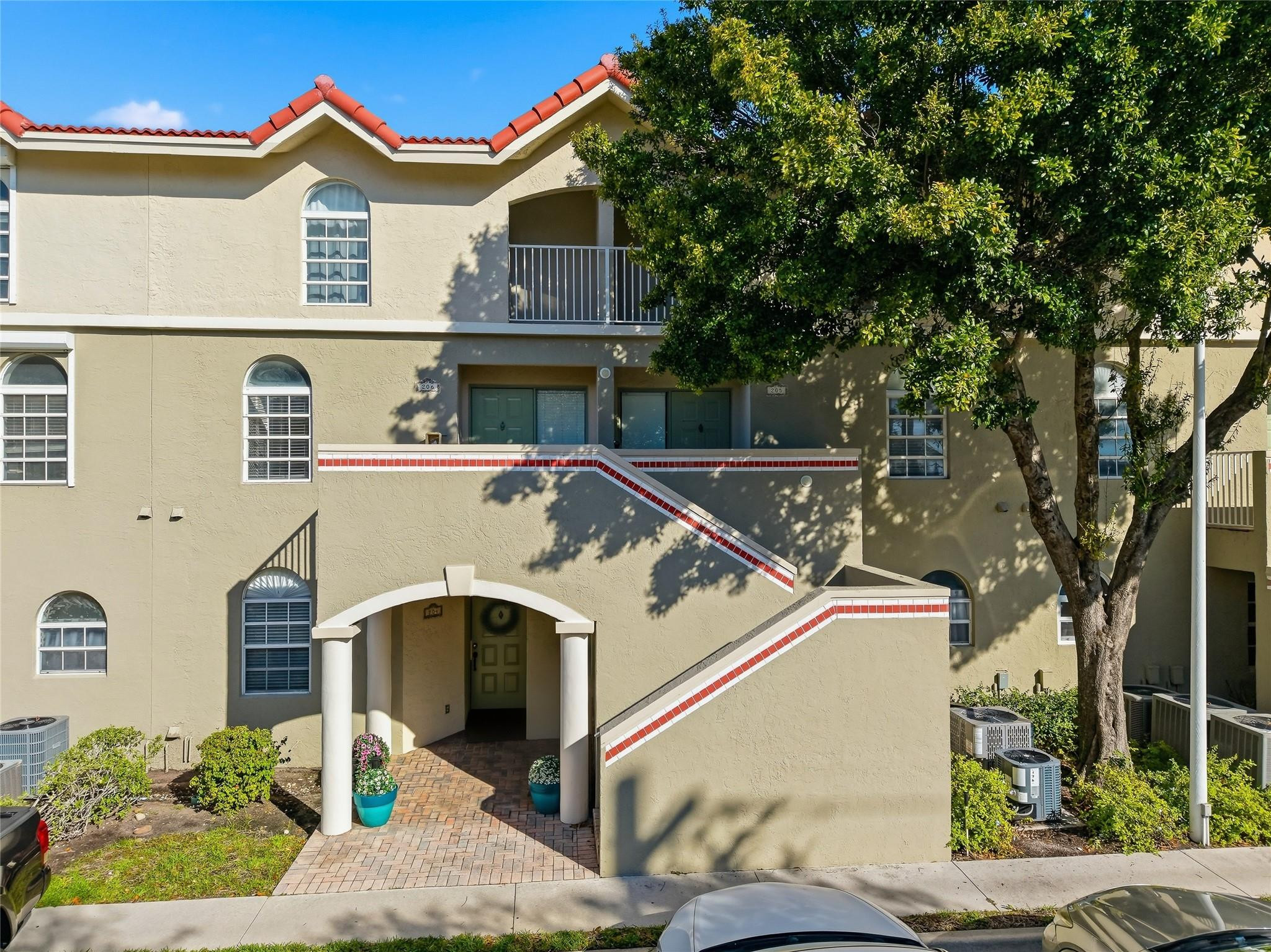 2381 NE 14th Street Causeway 206