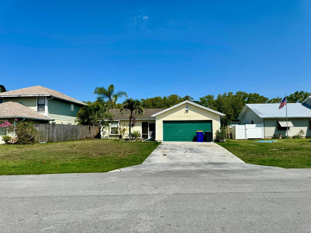 Photo of 6685 SE Amyris Court, Stuart, FL 34997 (MLS # R10986247)
