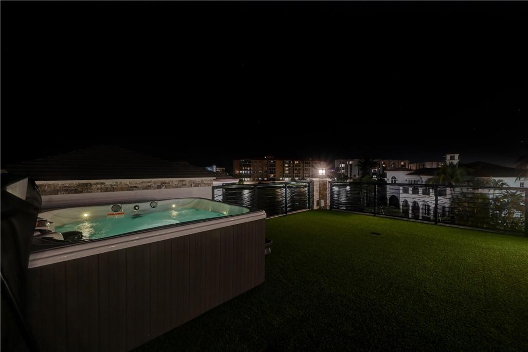 BLUE INLET LT 9 BLK 5 - Residential