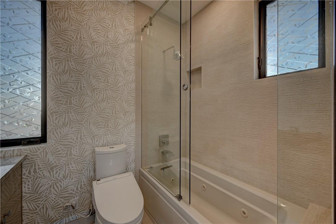 BLUE INLET LT 9 BLK 5 - Residential