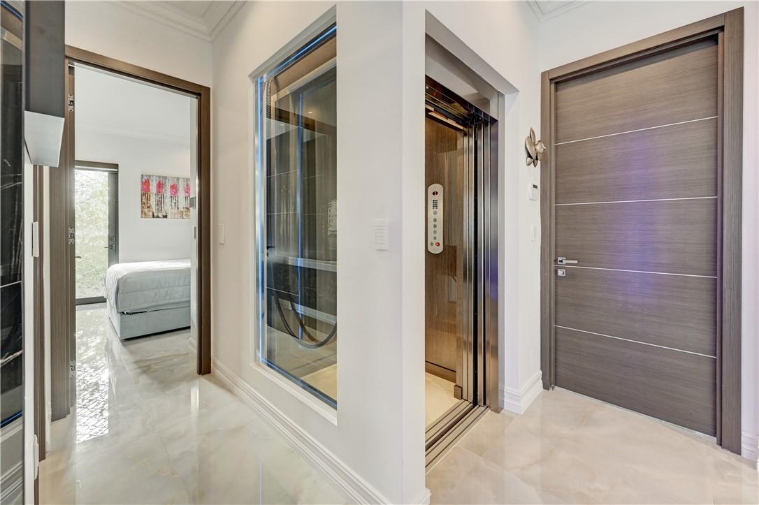 BLUE INLET LT 9 BLK 5 - Residential