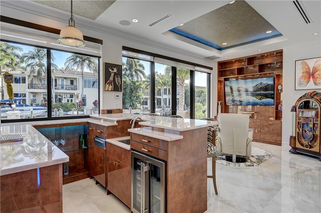 BLUE INLET LT 9 BLK 5 - Residential