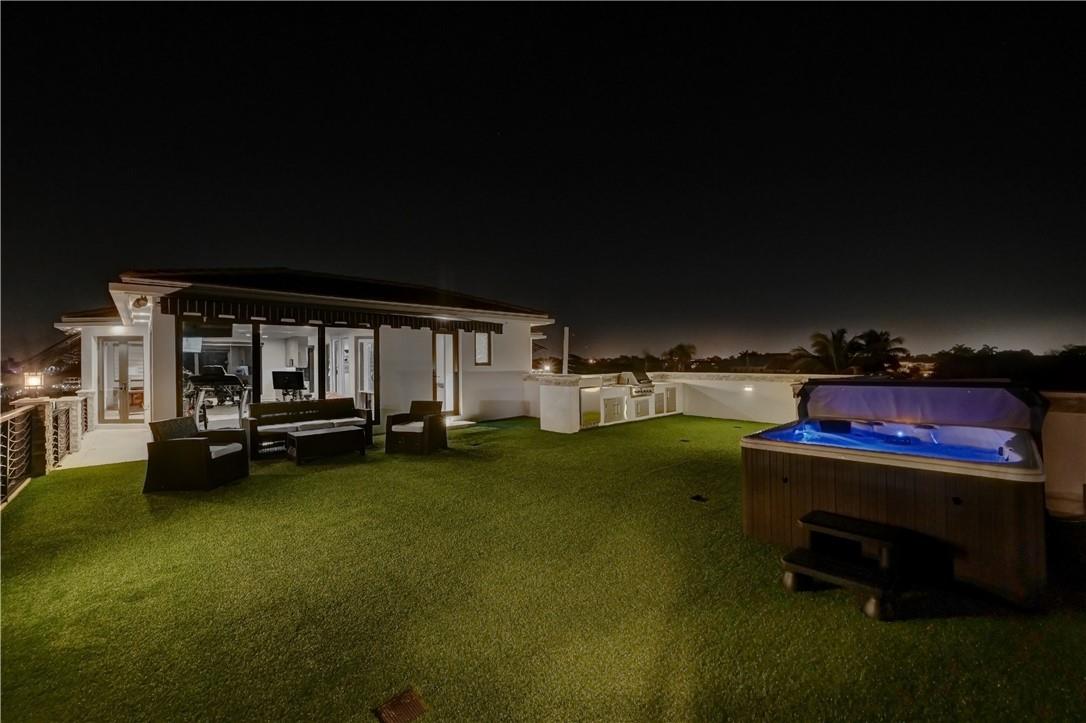 BLUE INLET LT 9 BLK 5 - Residential