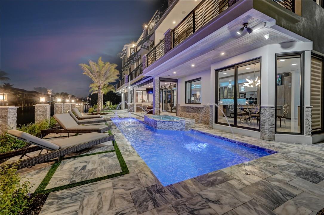 BLUE INLET LT 9 BLK 5 - Residential