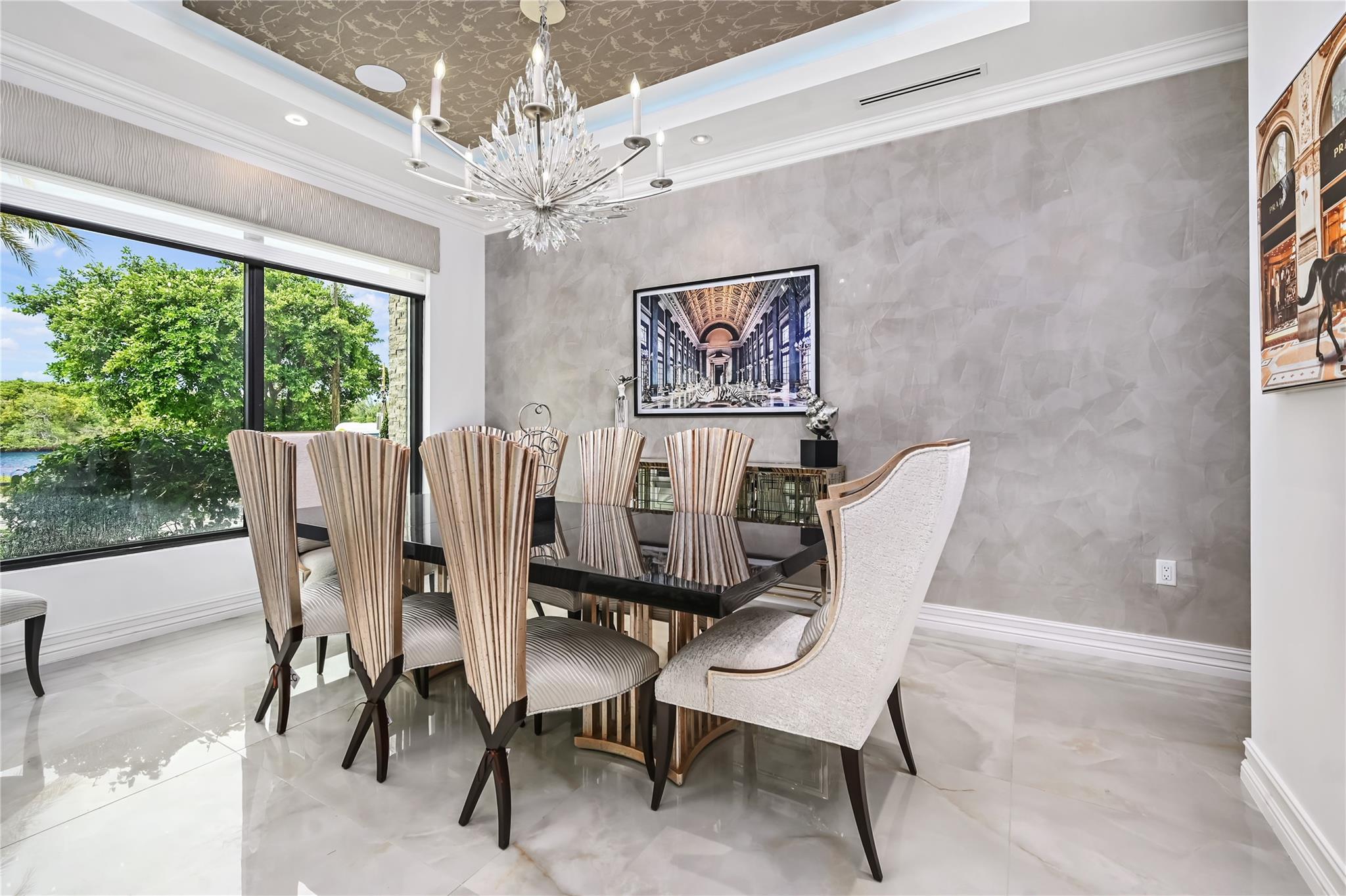 BLUE INLET LT 9 BLK 5 - Residential