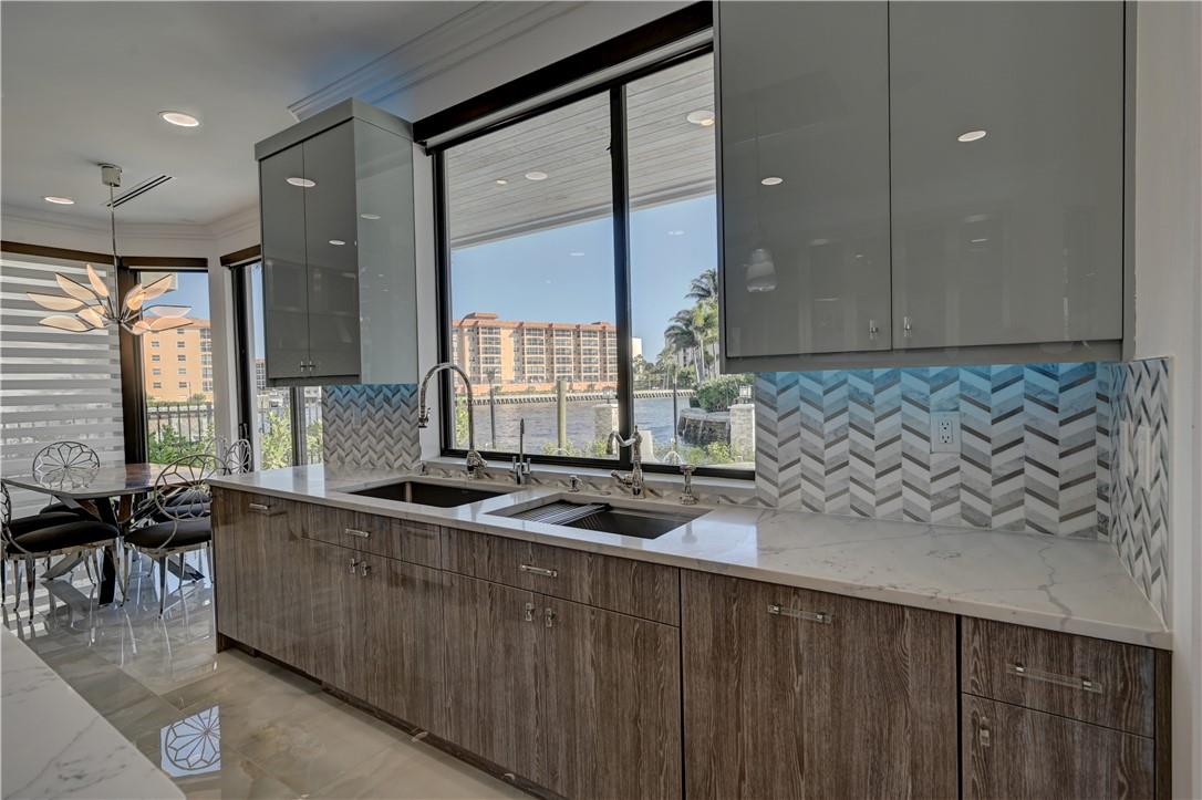 BLUE INLET LT 9 BLK 5 - Residential