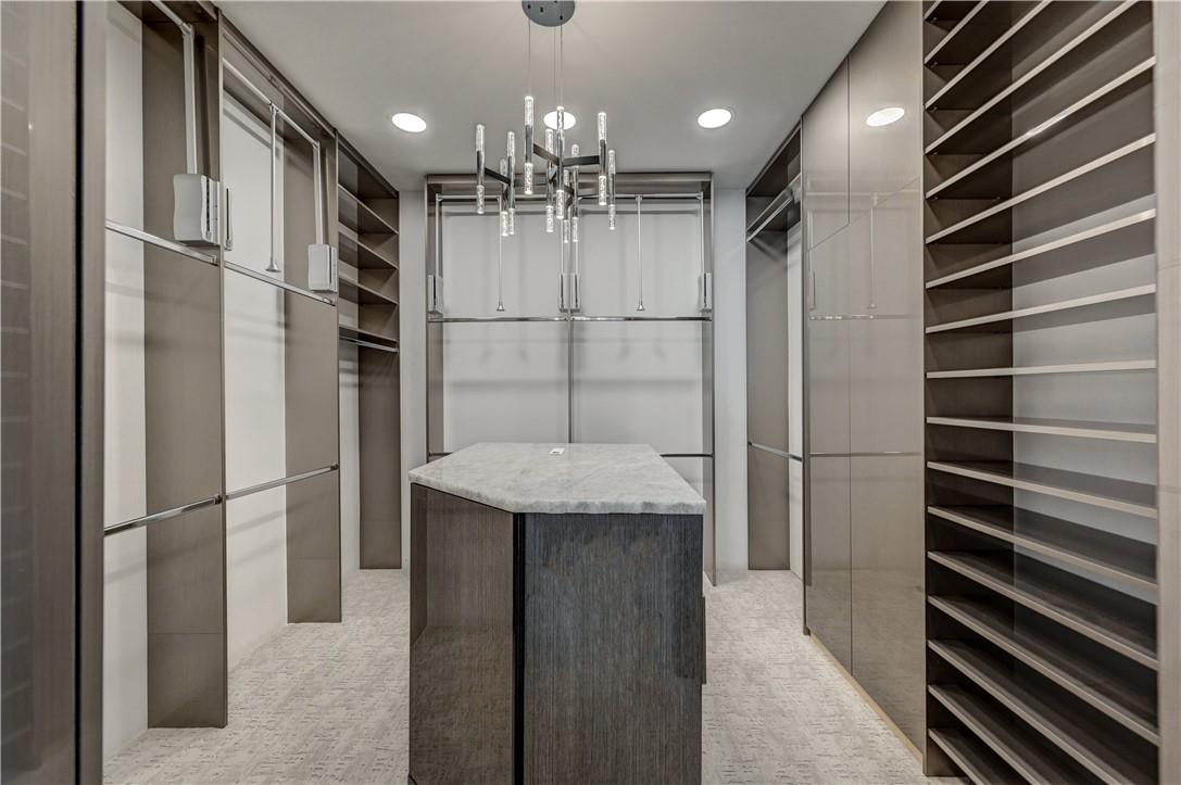 BLUE INLET LT 9 BLK 5 - Residential