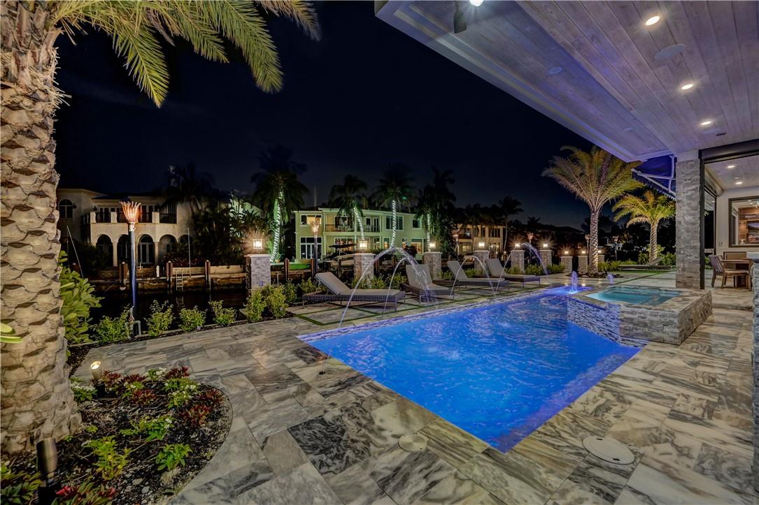 BLUE INLET LT 9 BLK 5 - Residential