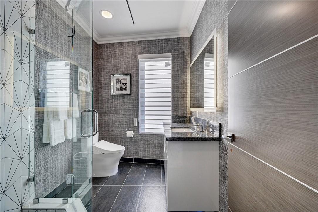 BLUE INLET LT 9 BLK 5 - Residential