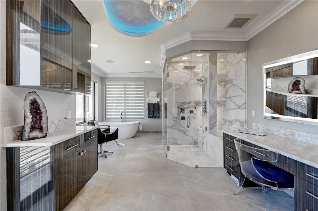 BLUE INLET LT 9 BLK 5 - Residential