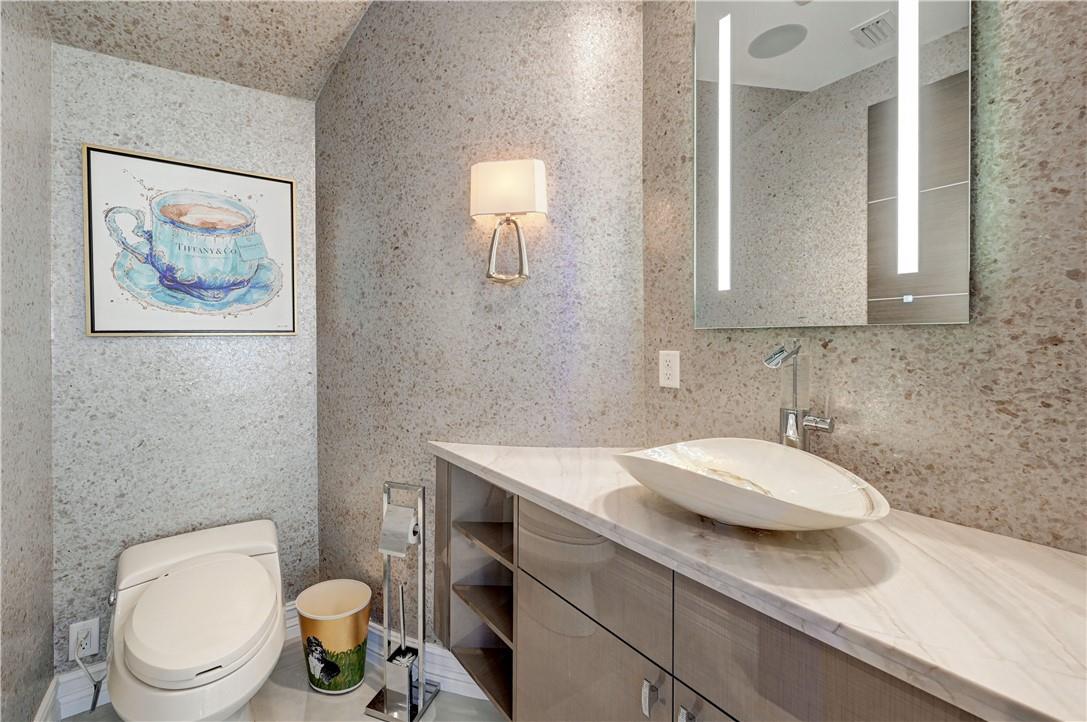 BLUE INLET LT 9 BLK 5 - Residential