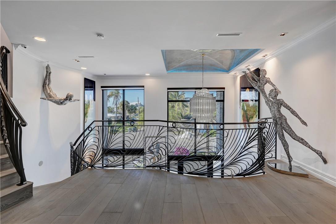 BLUE INLET LT 9 BLK 5 - Residential