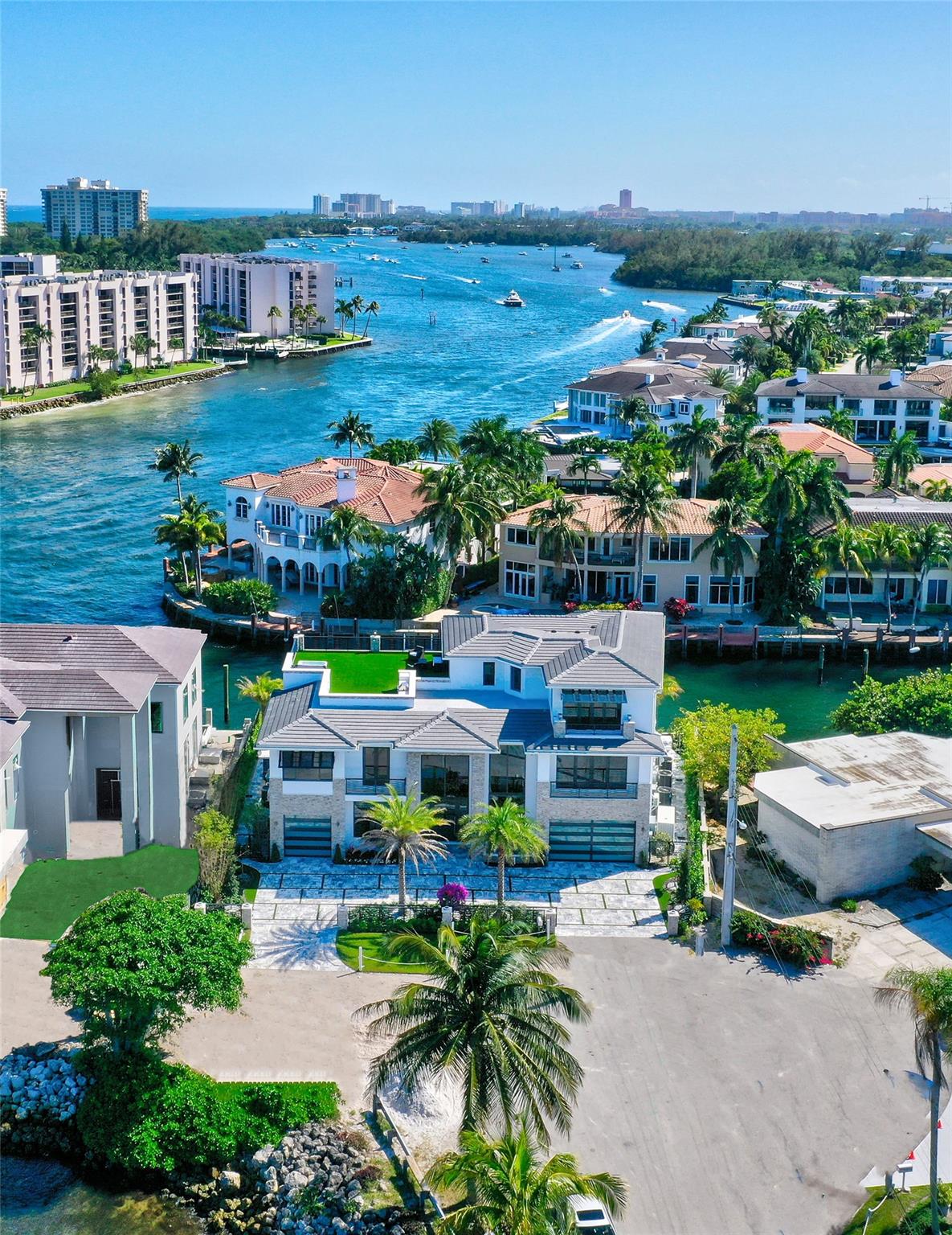 BLUE INLET LT 9 BLK 5 - Residential