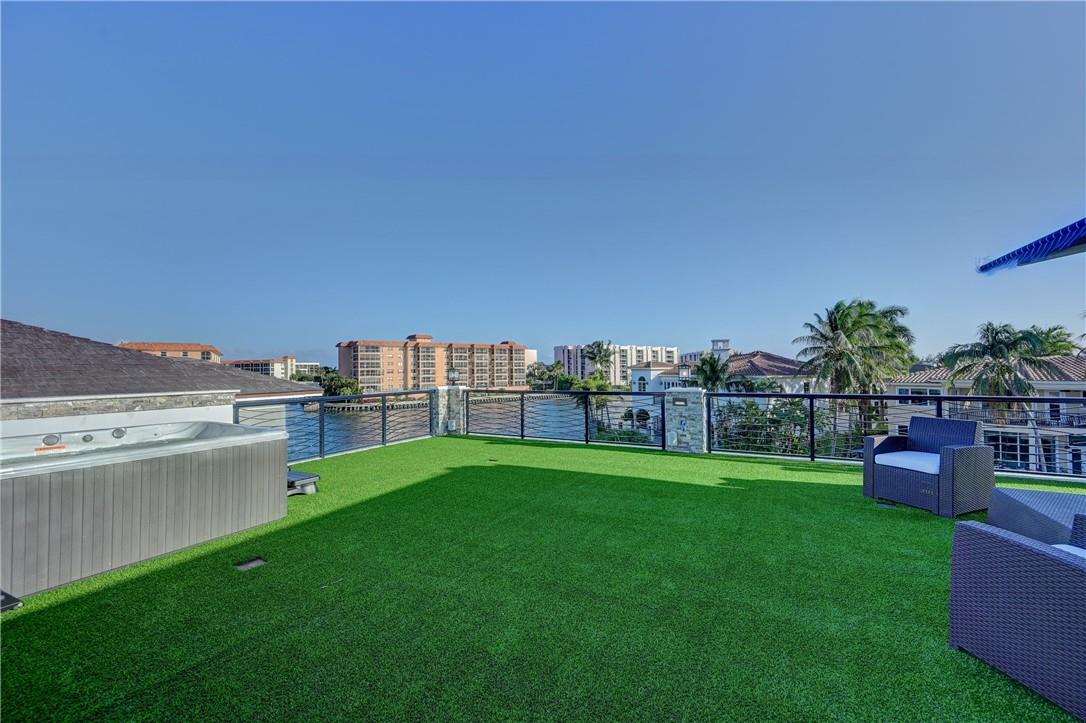 BLUE INLET LT 9 BLK 5 - Residential