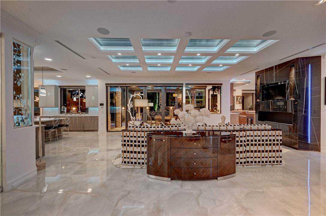 BLUE INLET LT 9 BLK 5 - Residential