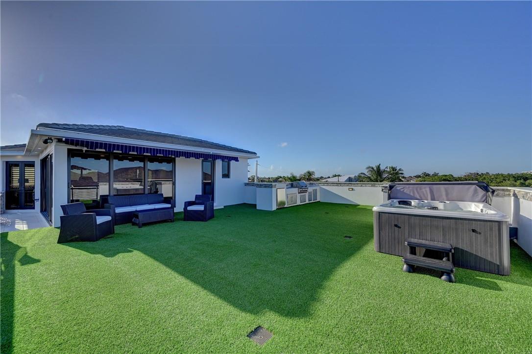 BLUE INLET LT 9 BLK 5 - Residential