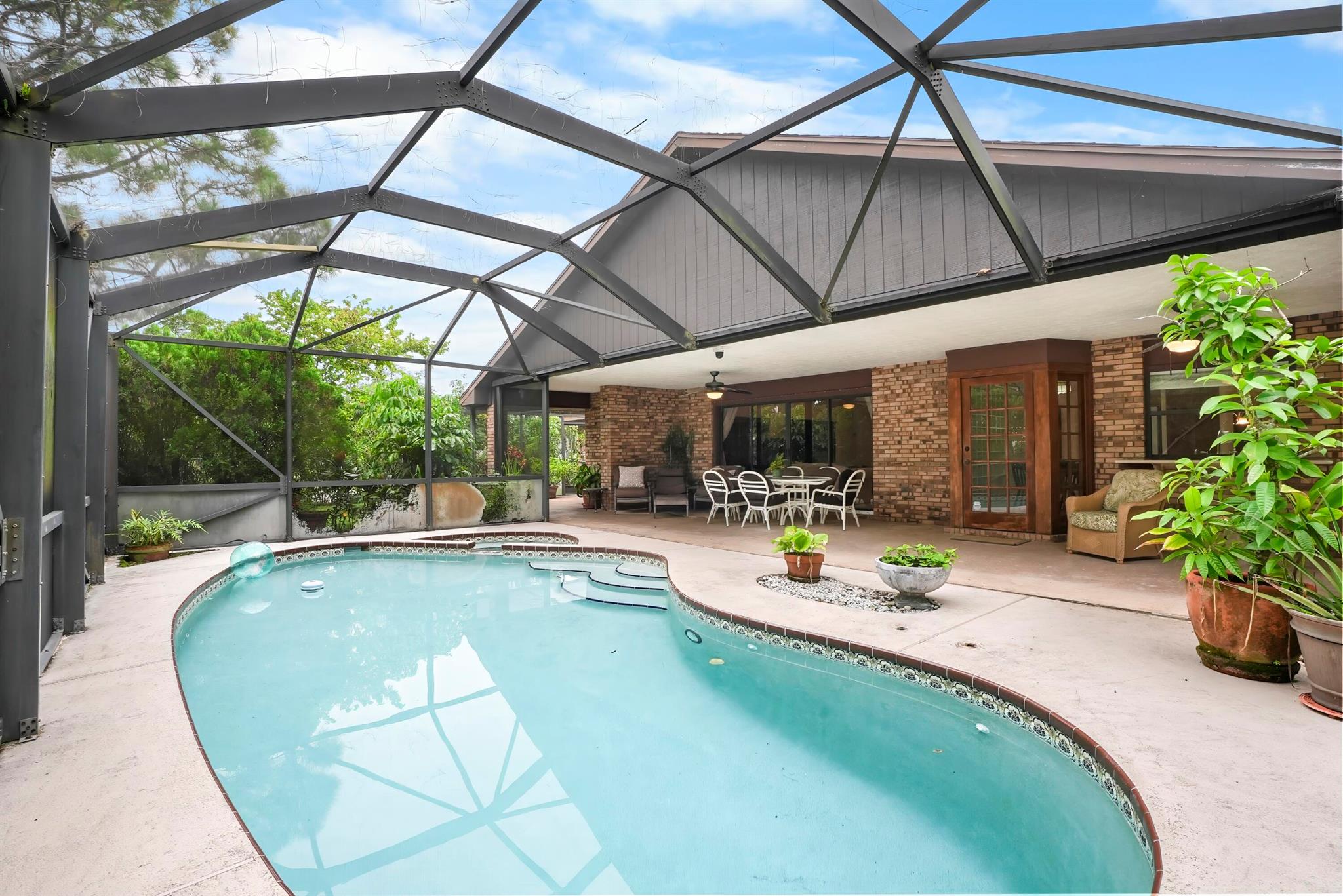 Floresta Gardens - Residential