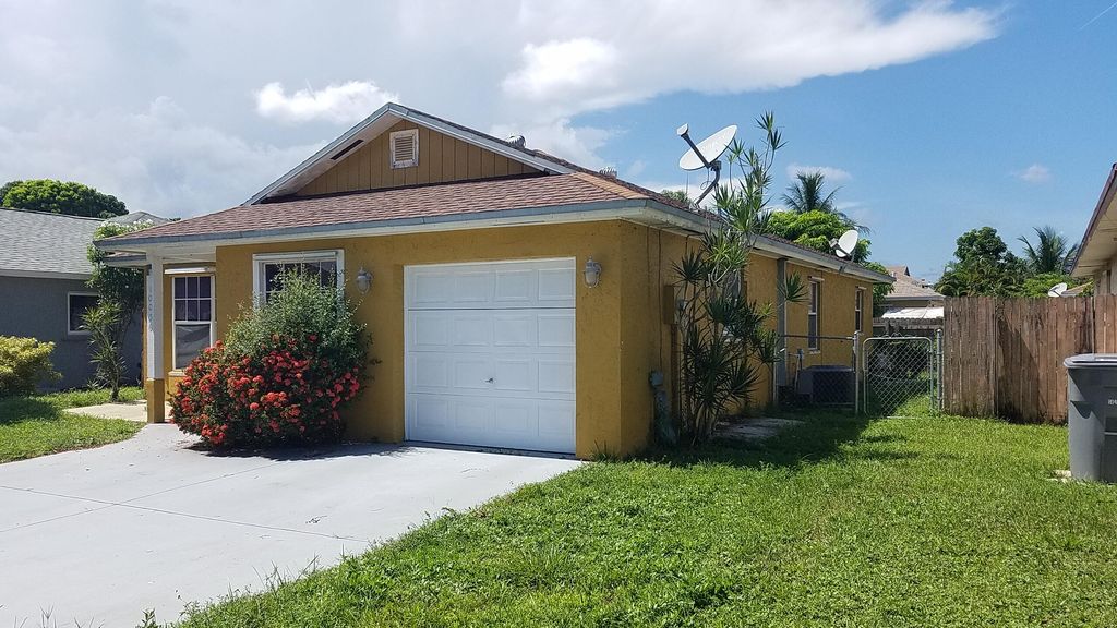 Photo of 10056 Boynton Place Circle, Boynton Beach, FL 33437 (MLS # B26022008)