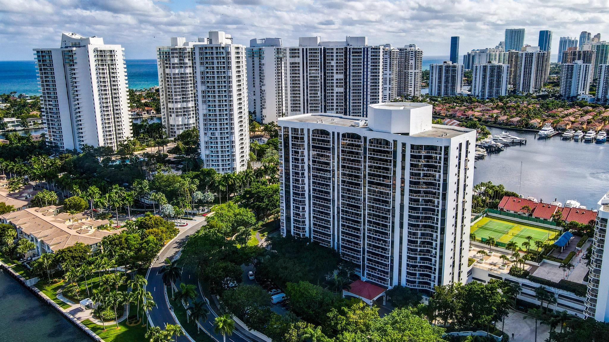 HARBORSIDE - Residential