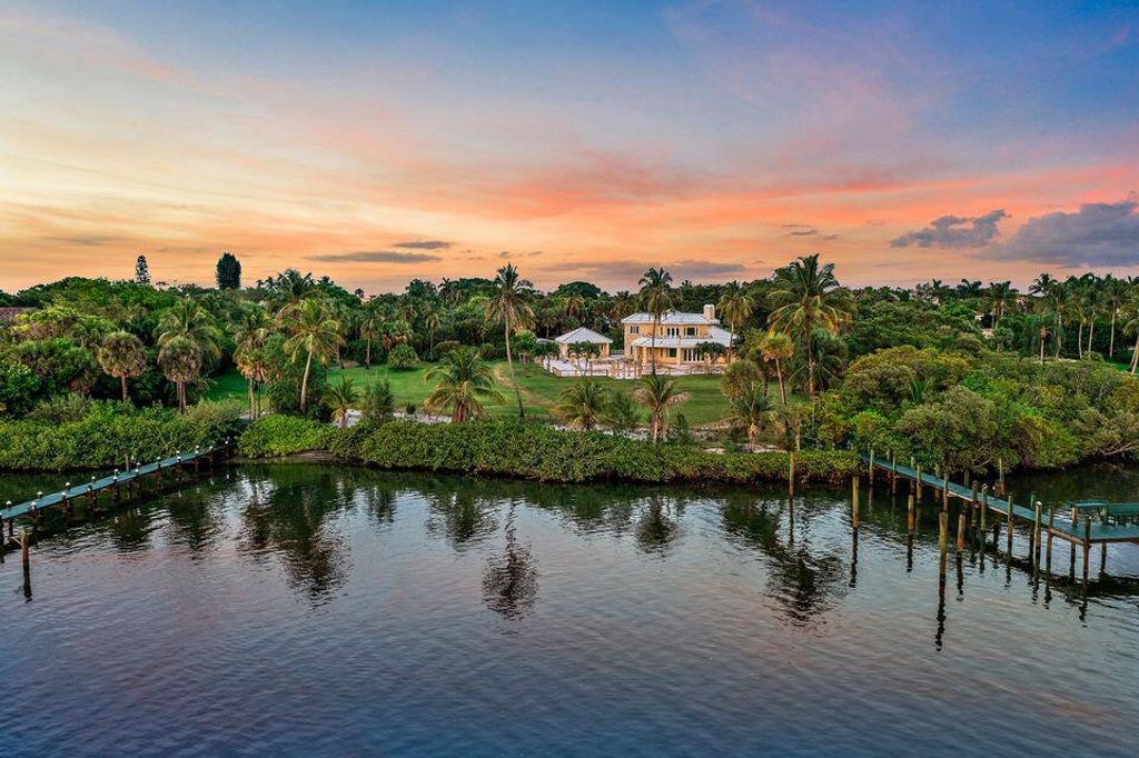 Photo of 512 S Beach Road, Hobe Sound, FL 33455 (MLS # R10879035)