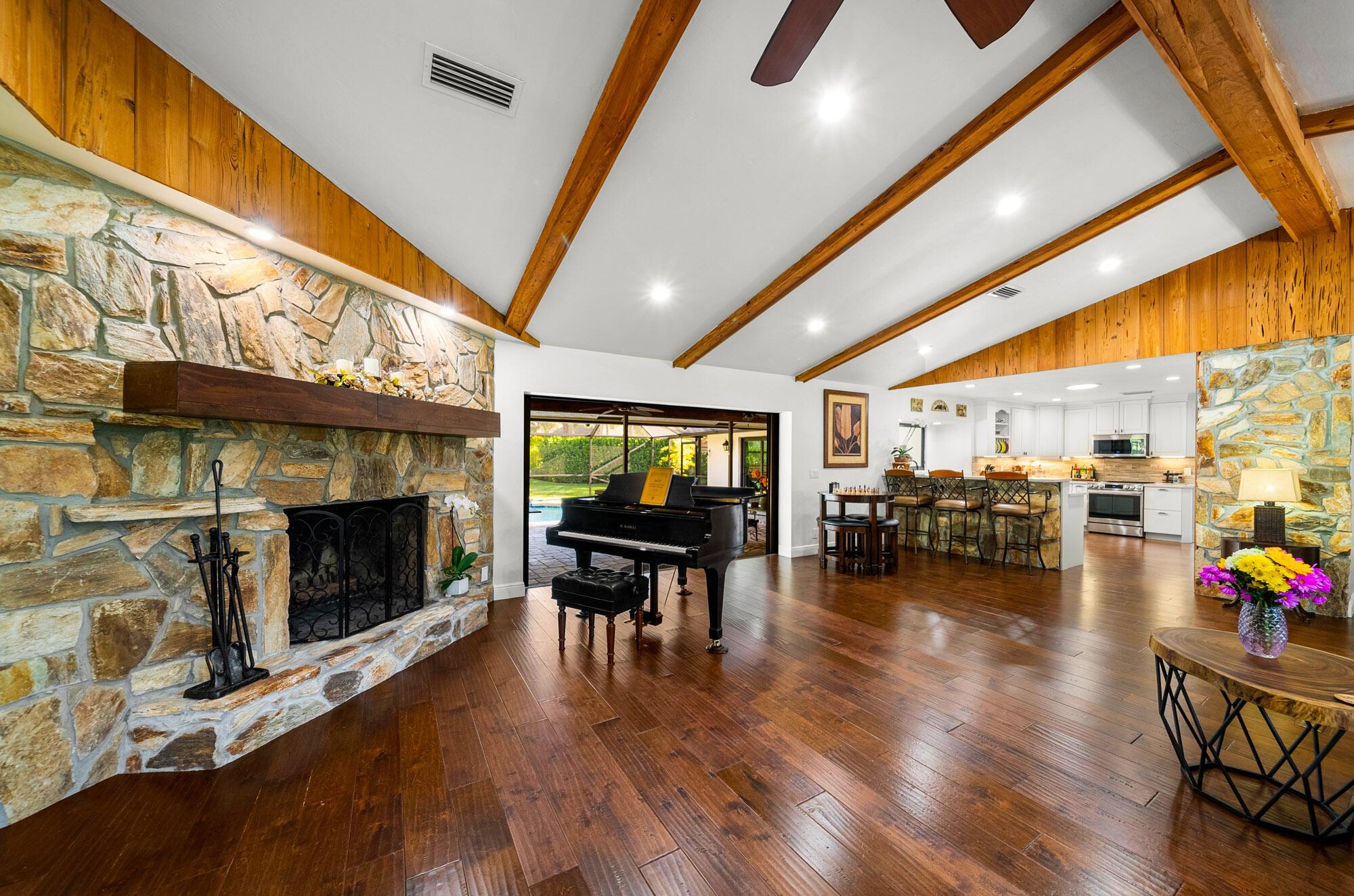 PINEWOOD EAST OF WELLINGT - Residential