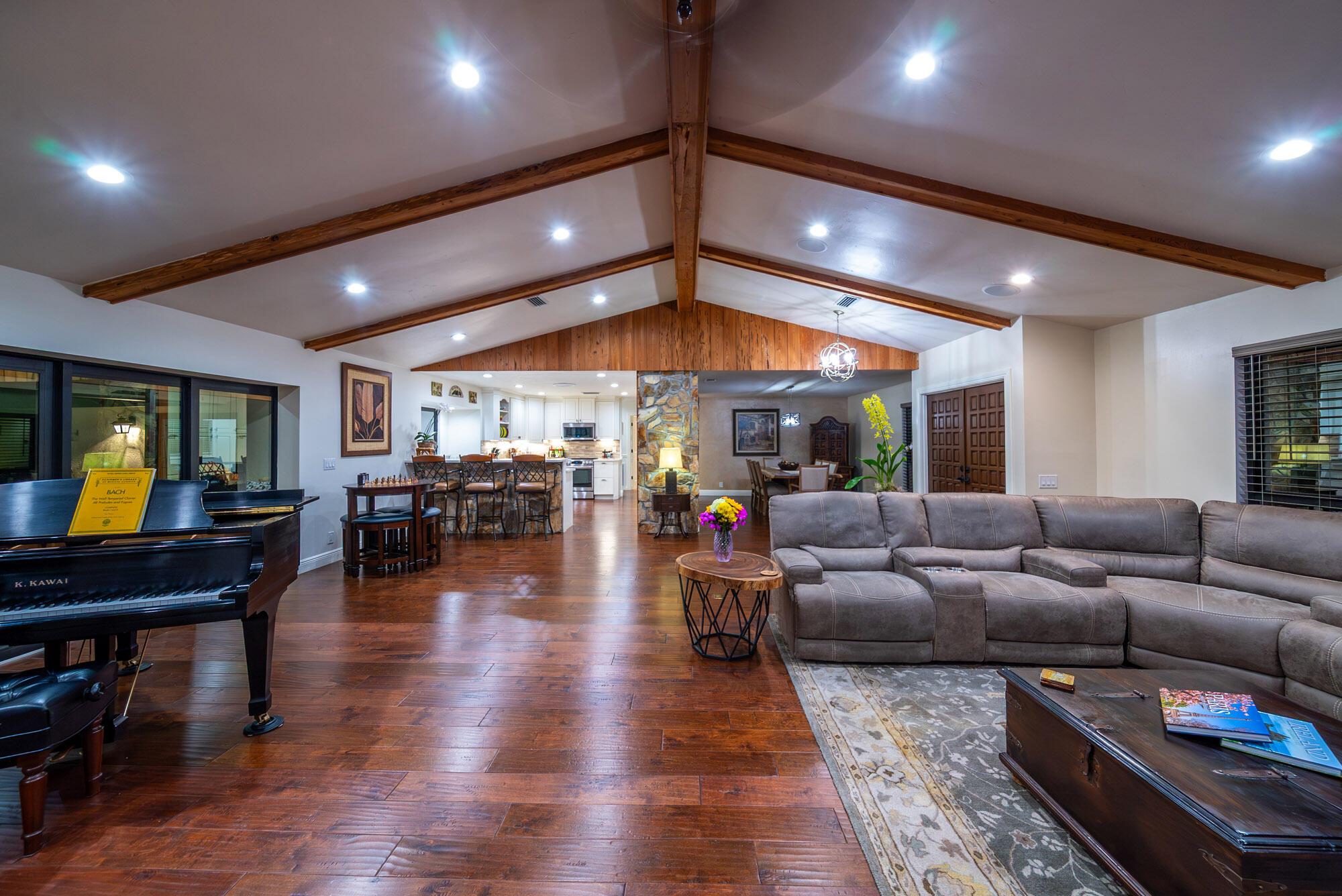 PINEWOOD EAST OF WELLINGT - Residential