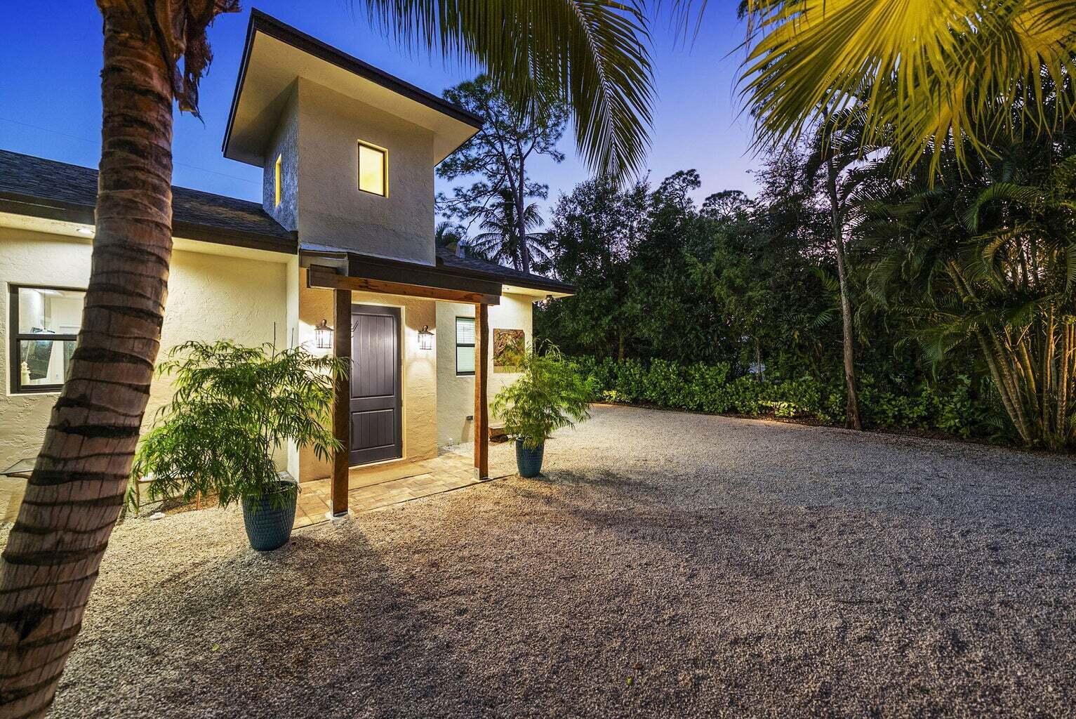 PINEWOOD EAST OF WELLINGT - Residential