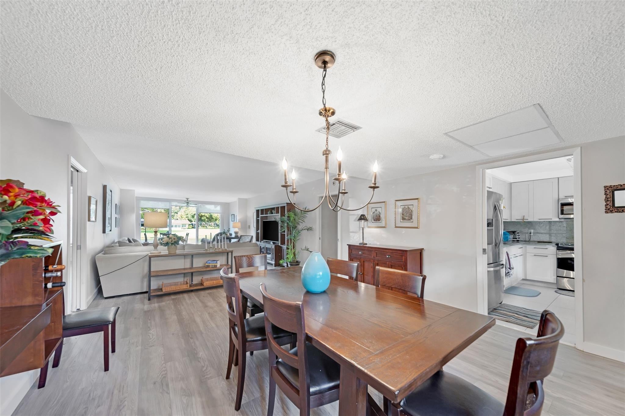 3611 OAKS CLUBHOUSE Drive 104