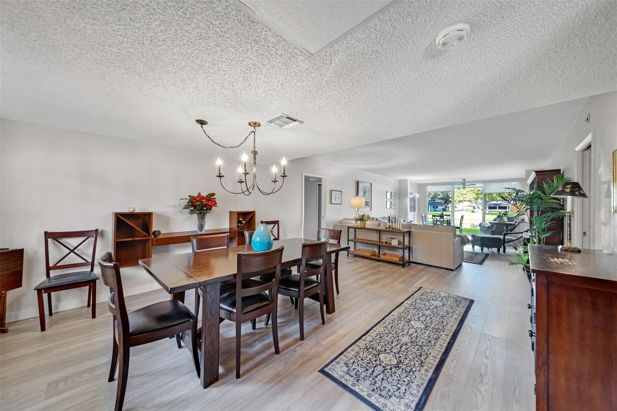 3611 OAKS CLUBHOUSE Drive 104, Pompano Beach FL 33069
