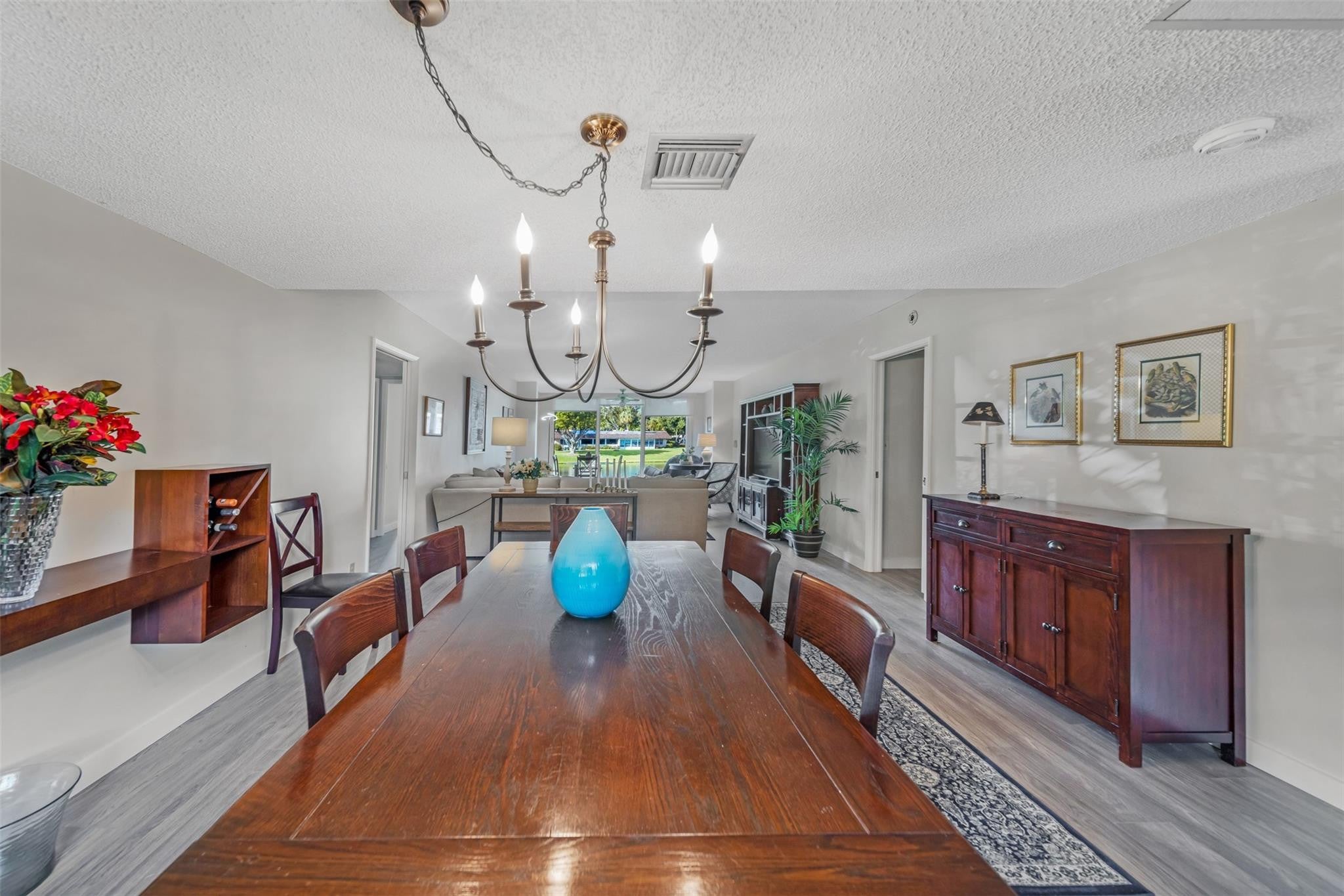 3611 OAKS CLUBHOUSE Drive 104