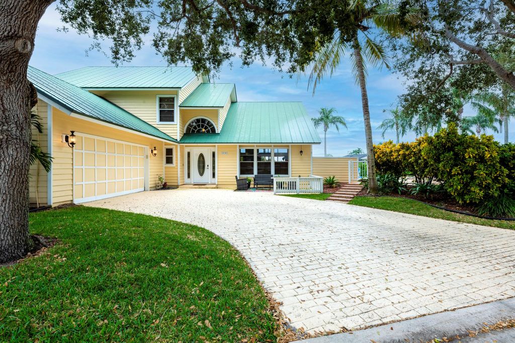 Photo of 10381 SE Jupiter Narrows Drive, Hobe Sound, FL 33455 (MLS # R11115284)