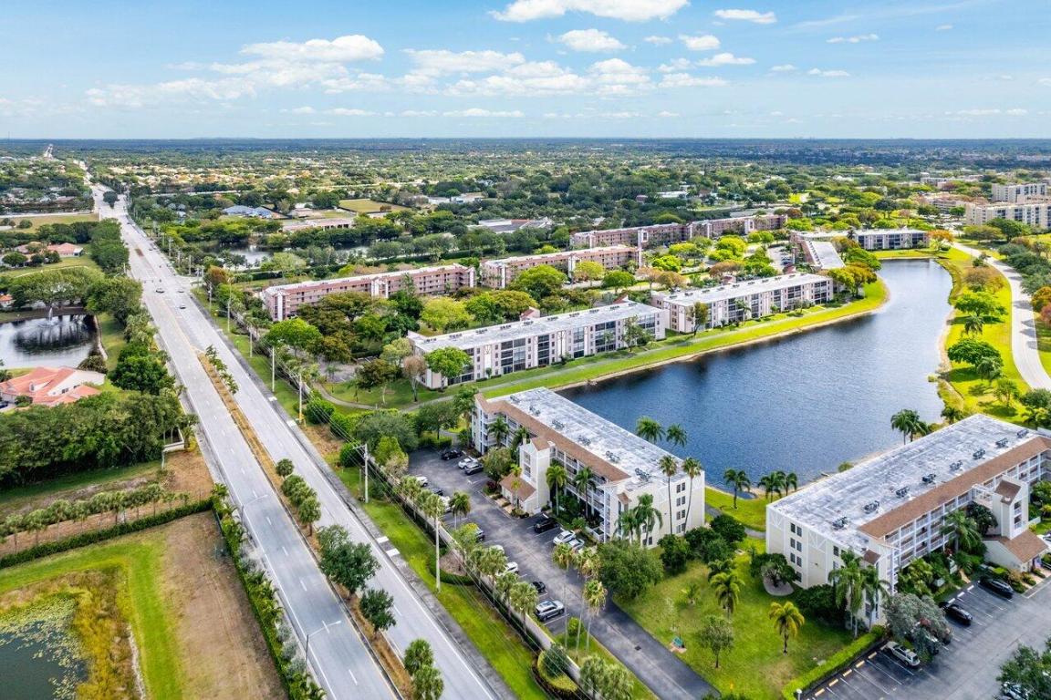 HUNTINGTON LAKES SEC FOUR CONDOS - Residential Lease