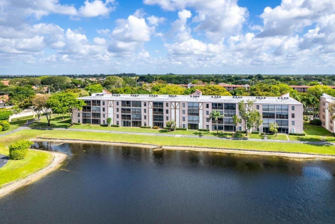 HUNTINGTON LAKES SEC FOUR CONDOS - Residential Lease