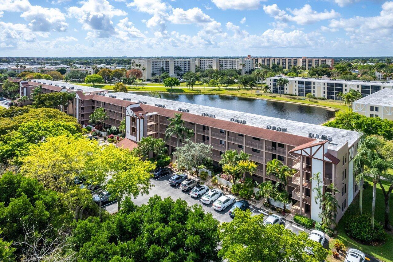 HUNTINGTON LAKES SEC FOUR CONDOS - Residential Lease