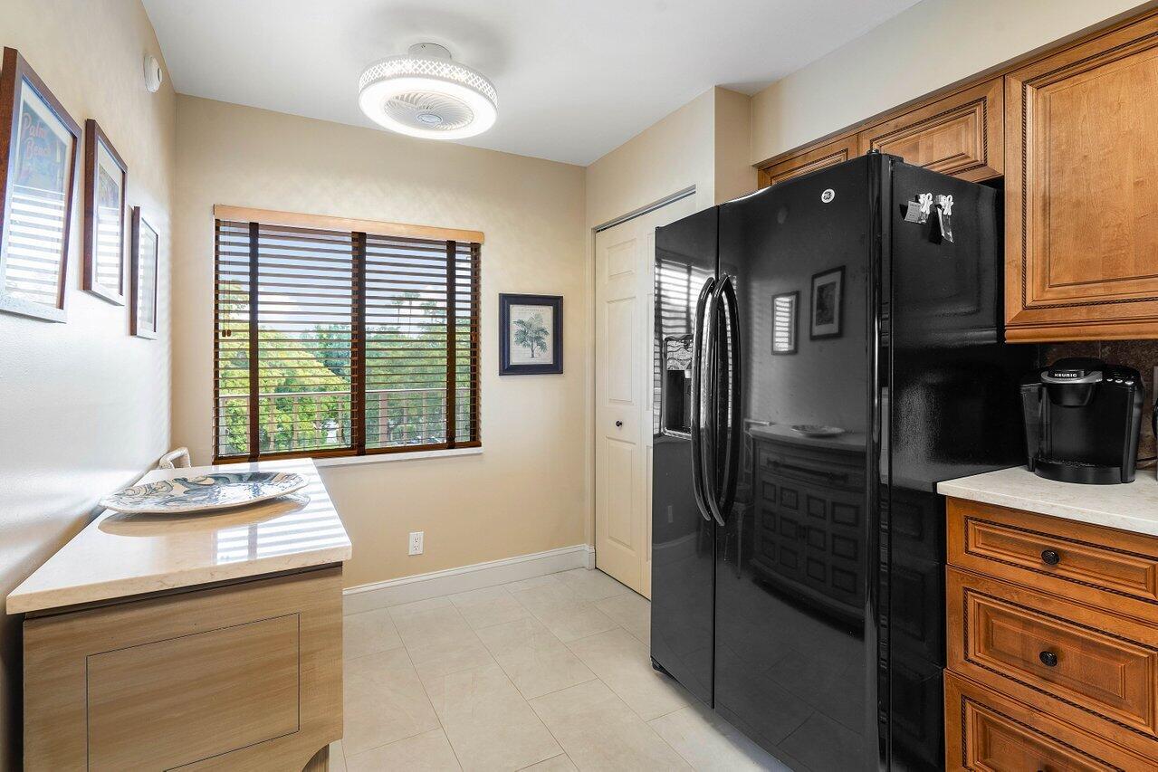 HUNTINGTON LAKES SEC FOUR CONDOS - Residential Lease