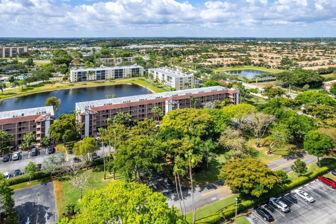 HUNTINGTON LAKES SEC FOUR CONDOS - Residential Lease