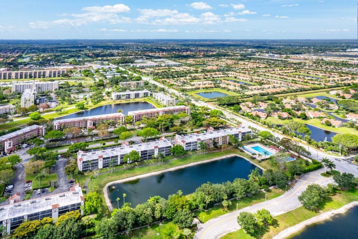 HUNTINGTON LAKES SEC FOUR CONDOS - Residential Lease