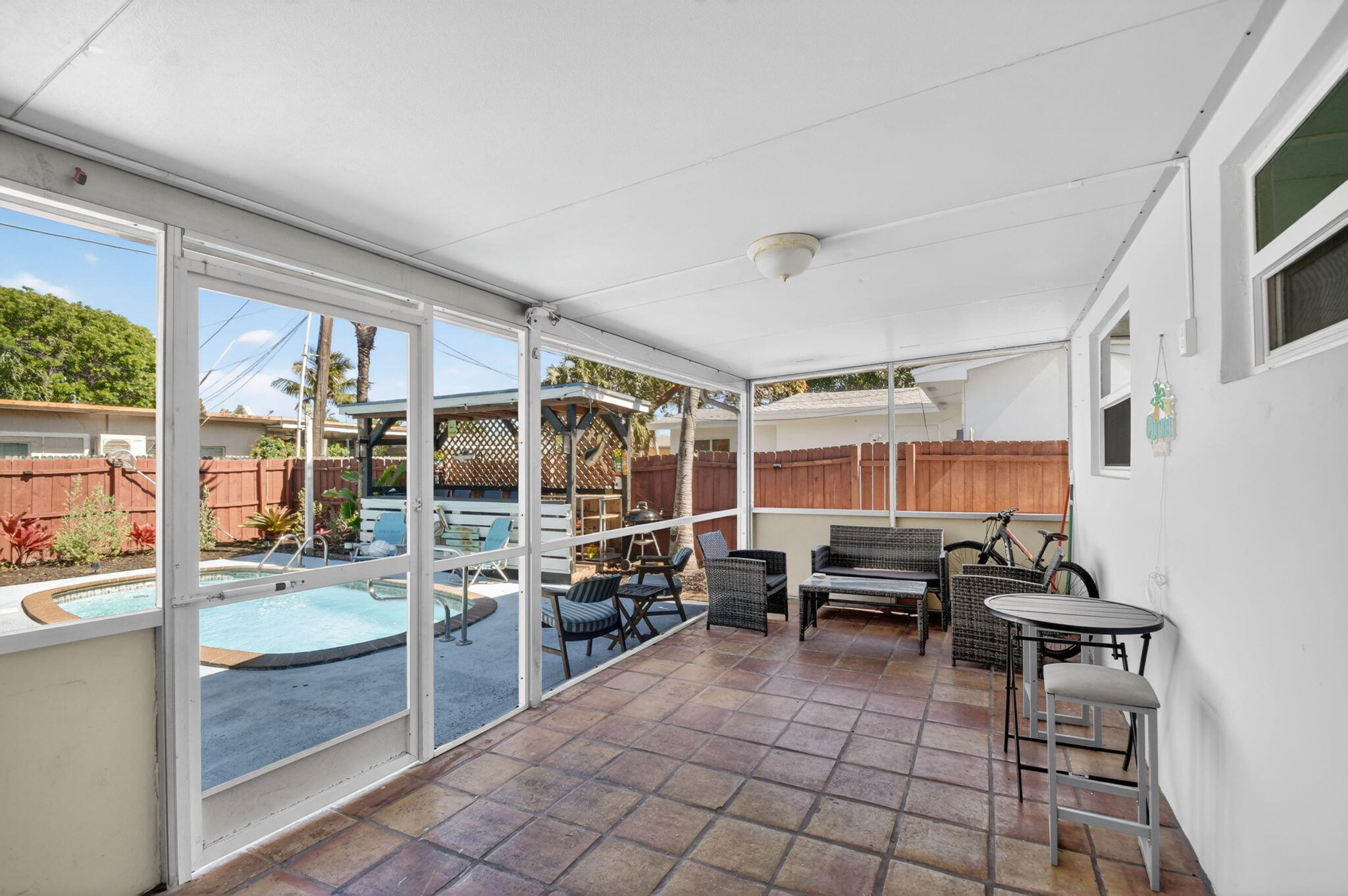 NORTH LAKE WORTH - Residential