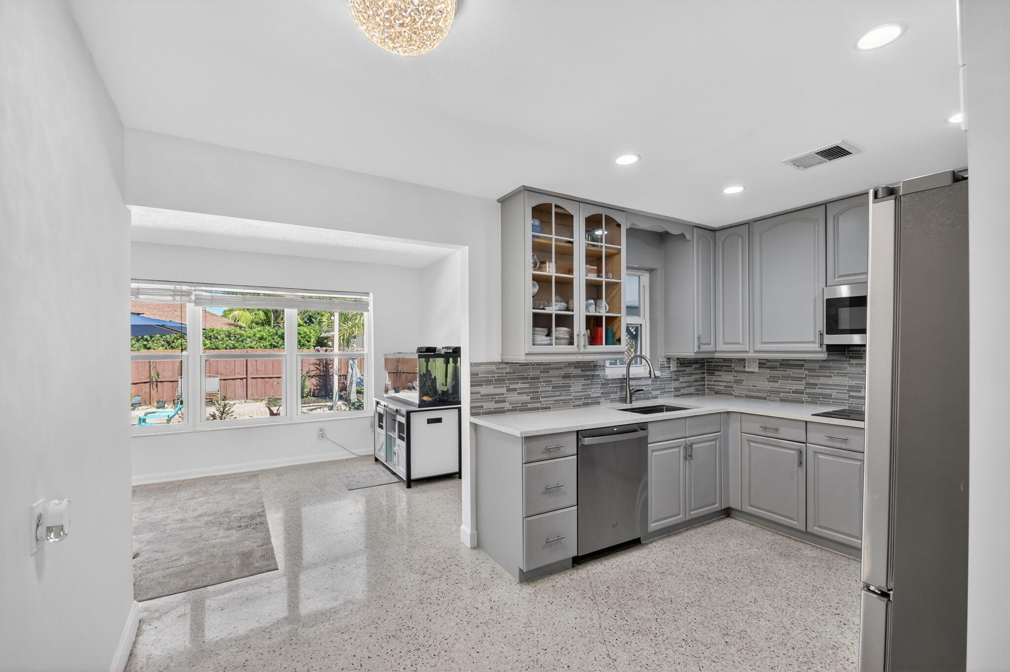 NORTH LAKE WORTH - Residential