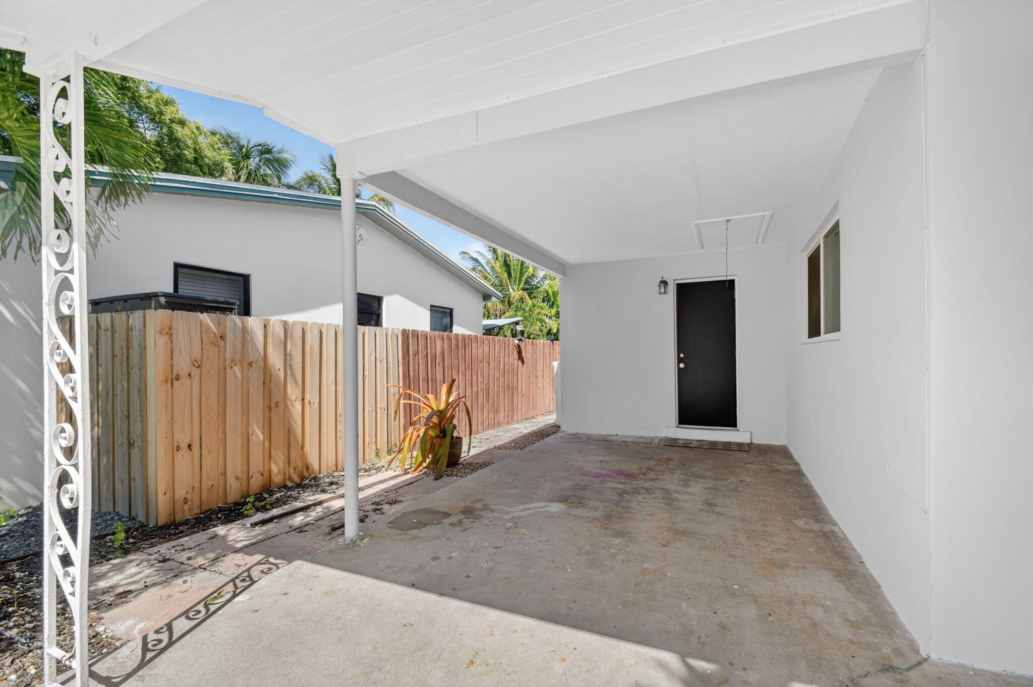 NORTH LAKE WORTH - Residential