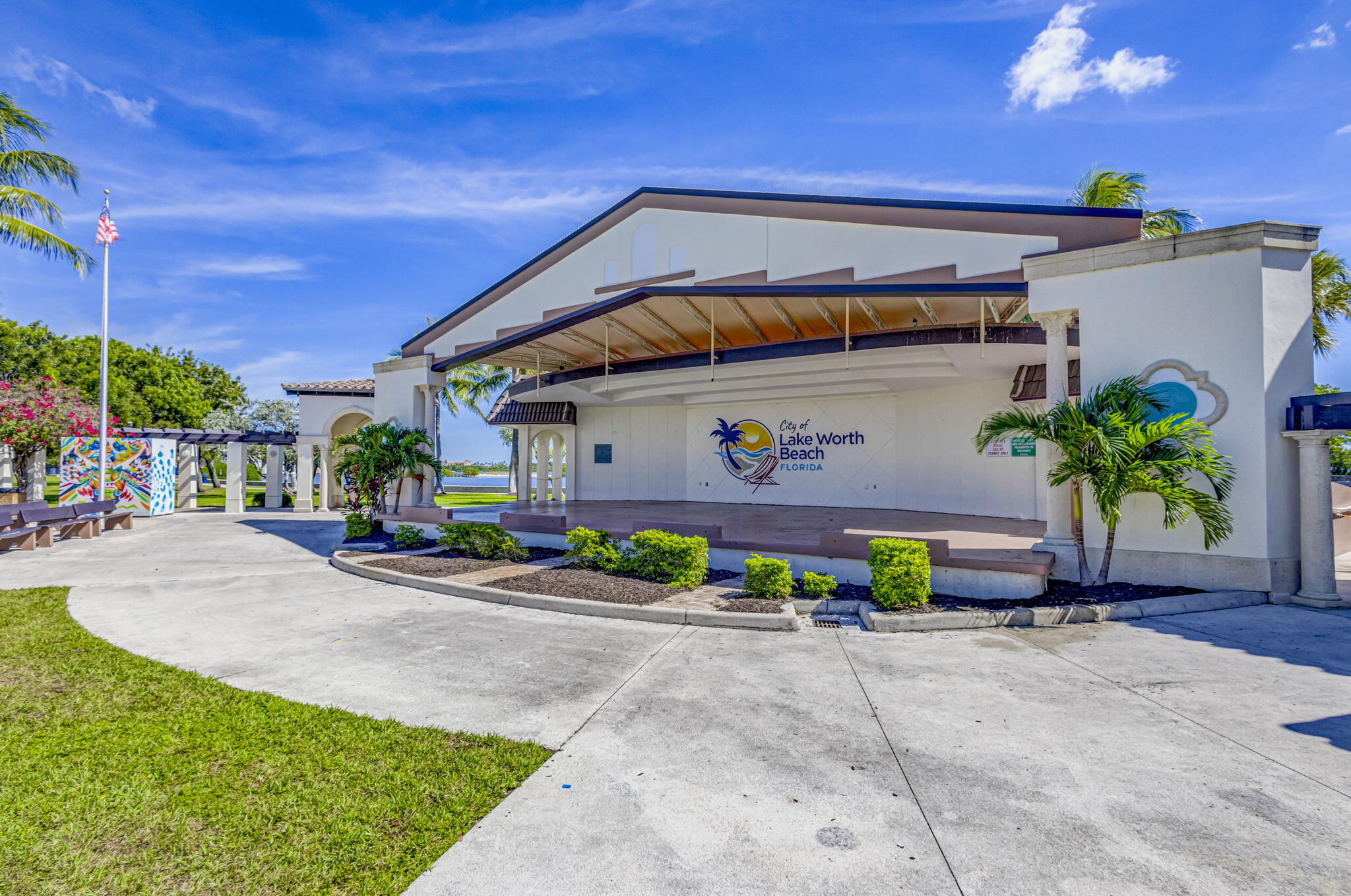 NORTH LAKE WORTH - Residential