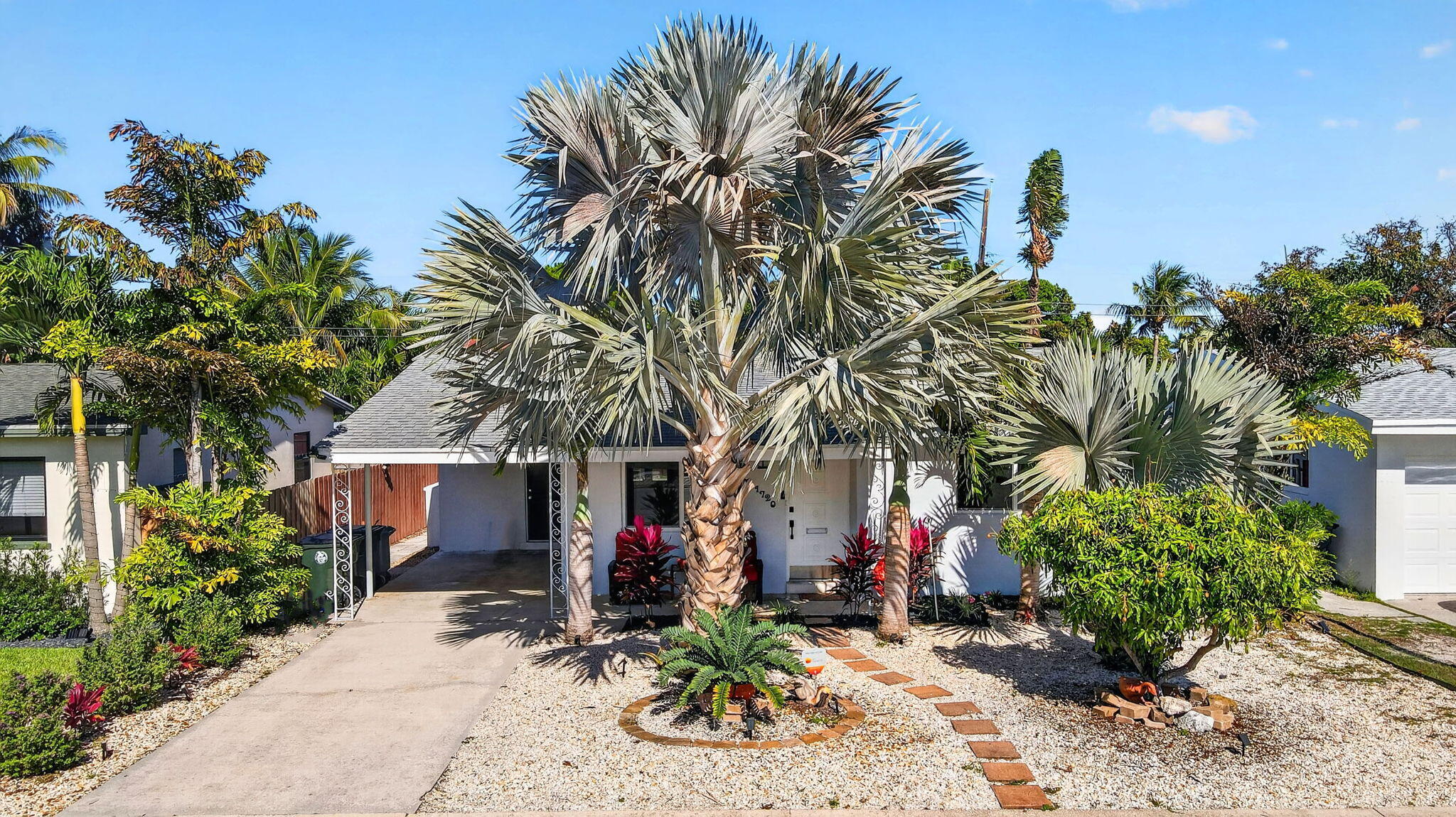 NORTH LAKE WORTH - Residential