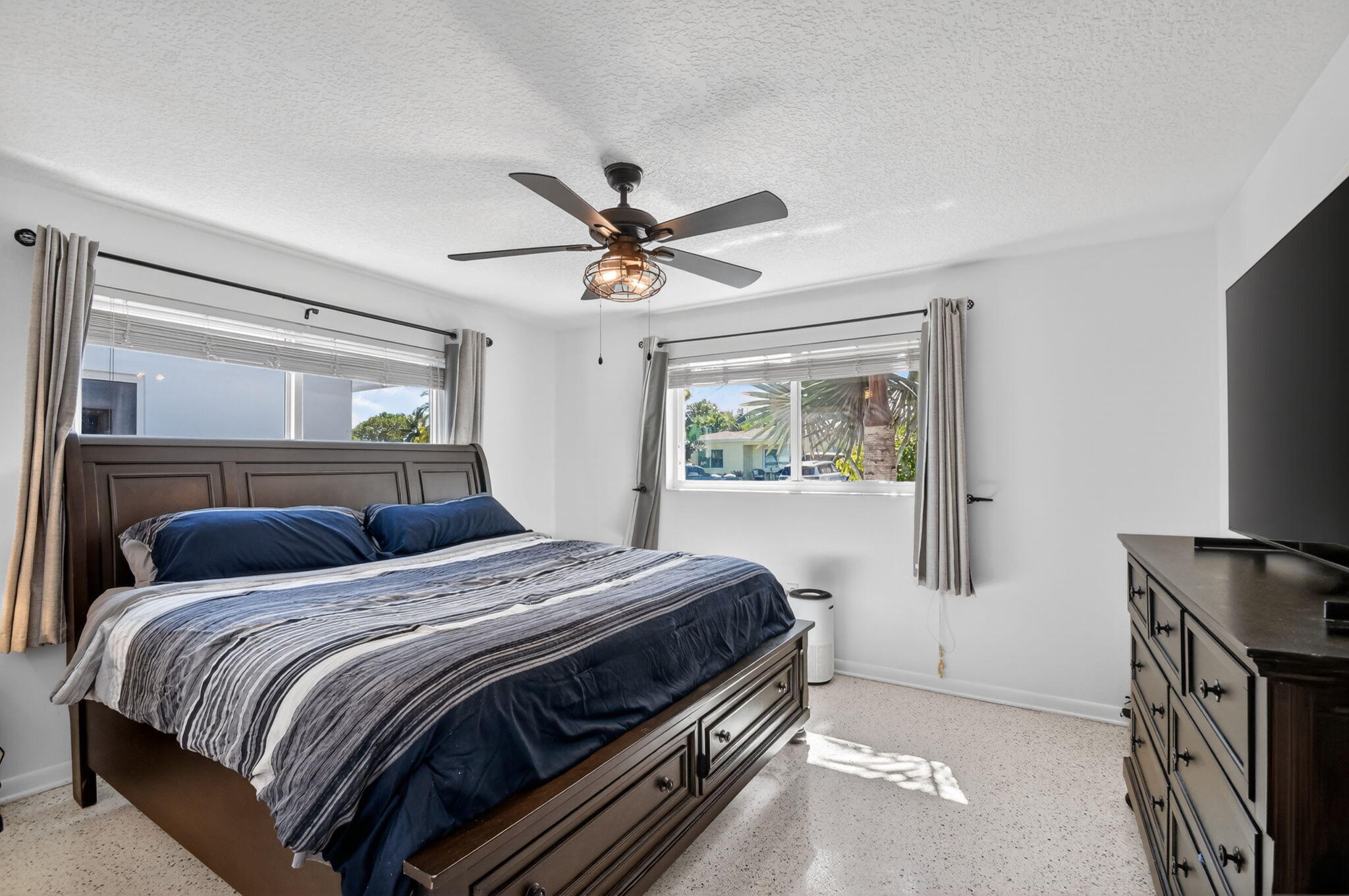 NORTH LAKE WORTH - Residential