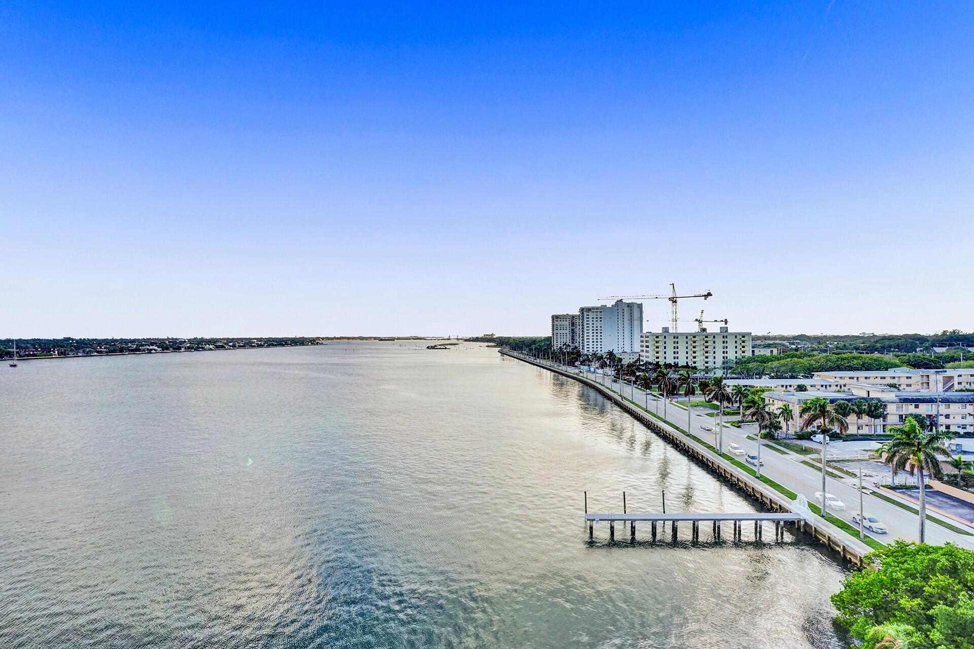 Trianon Condominium - Residential