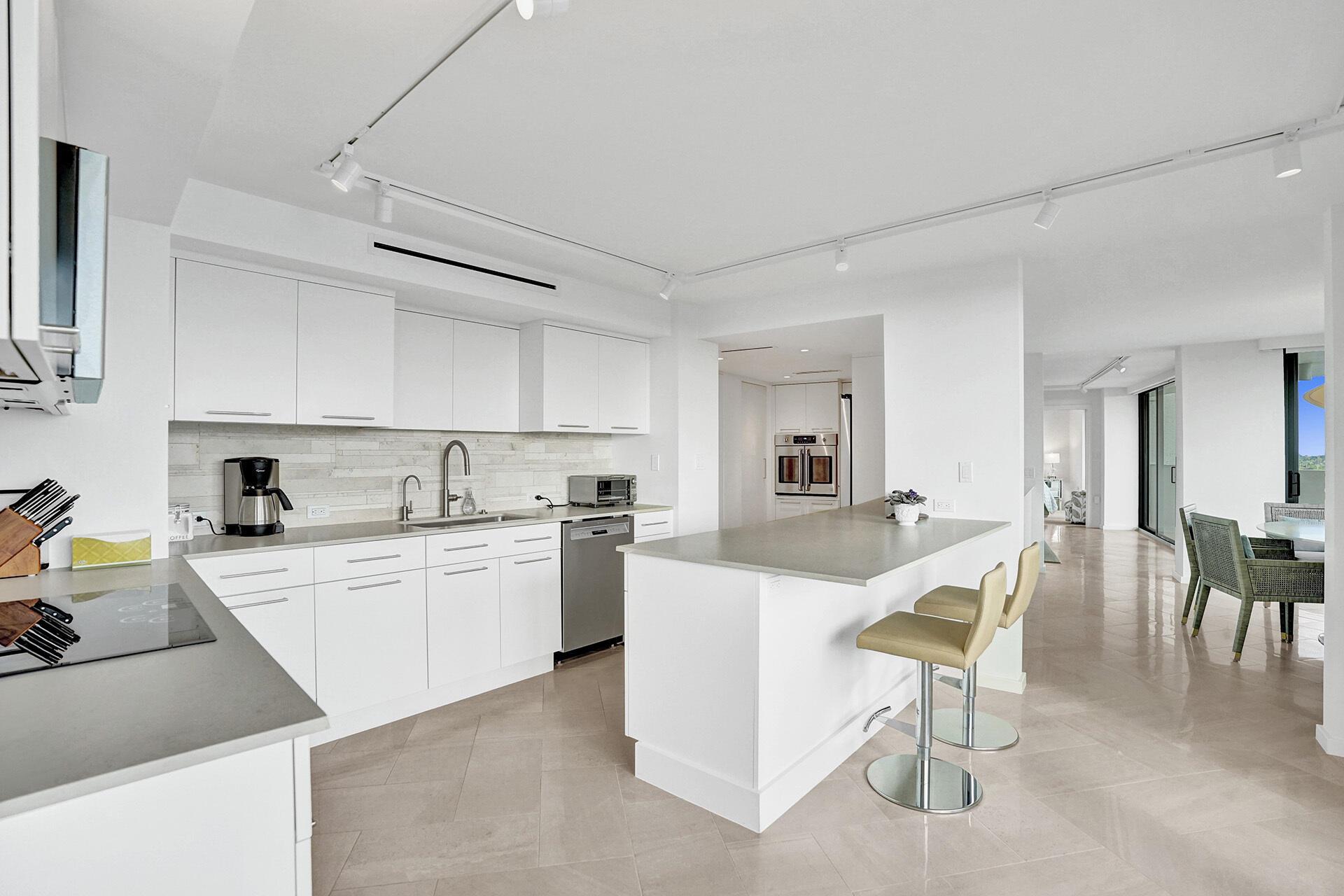 Trianon Condominium - Residential