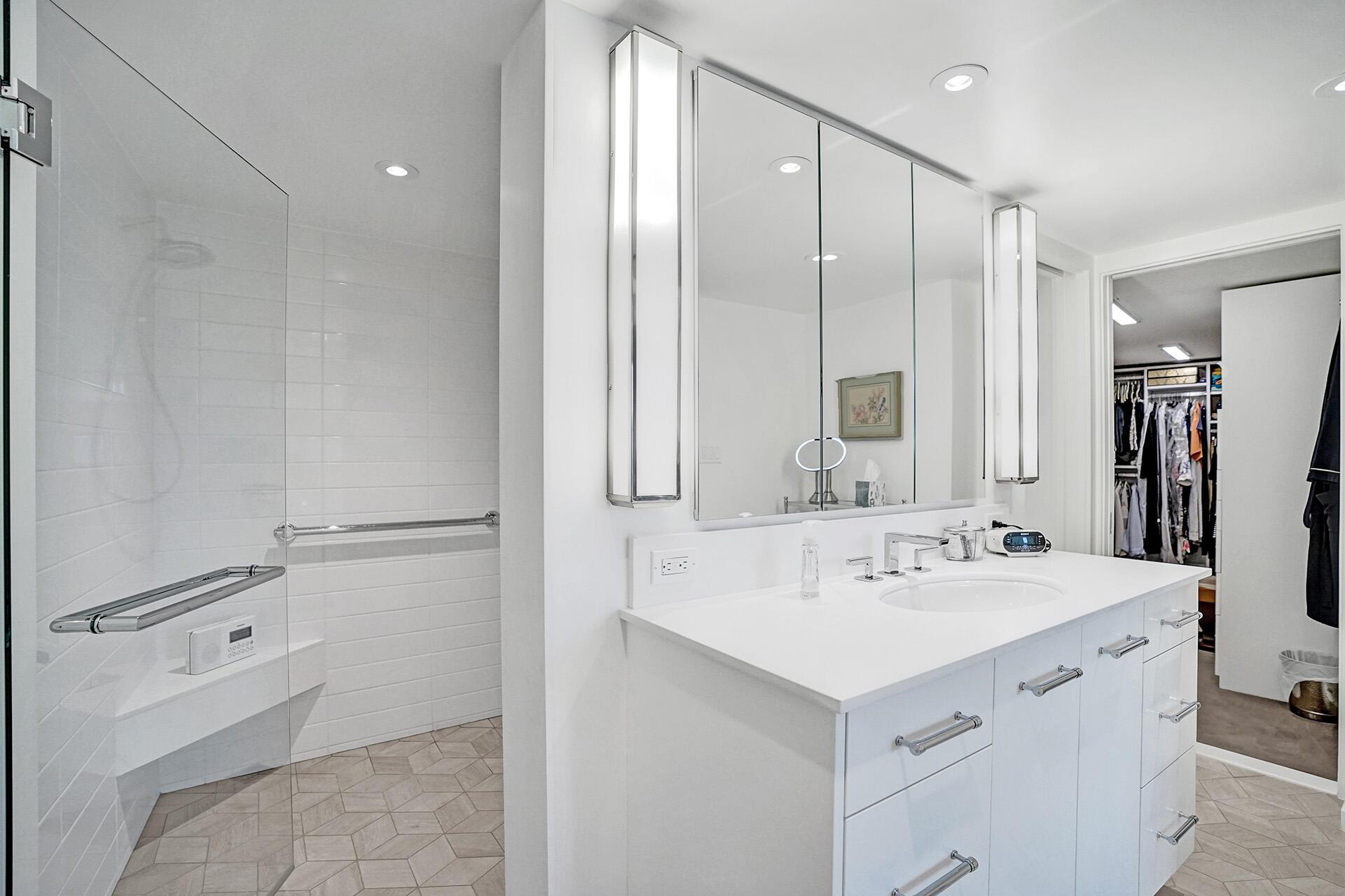 Trianon Condominium - Residential