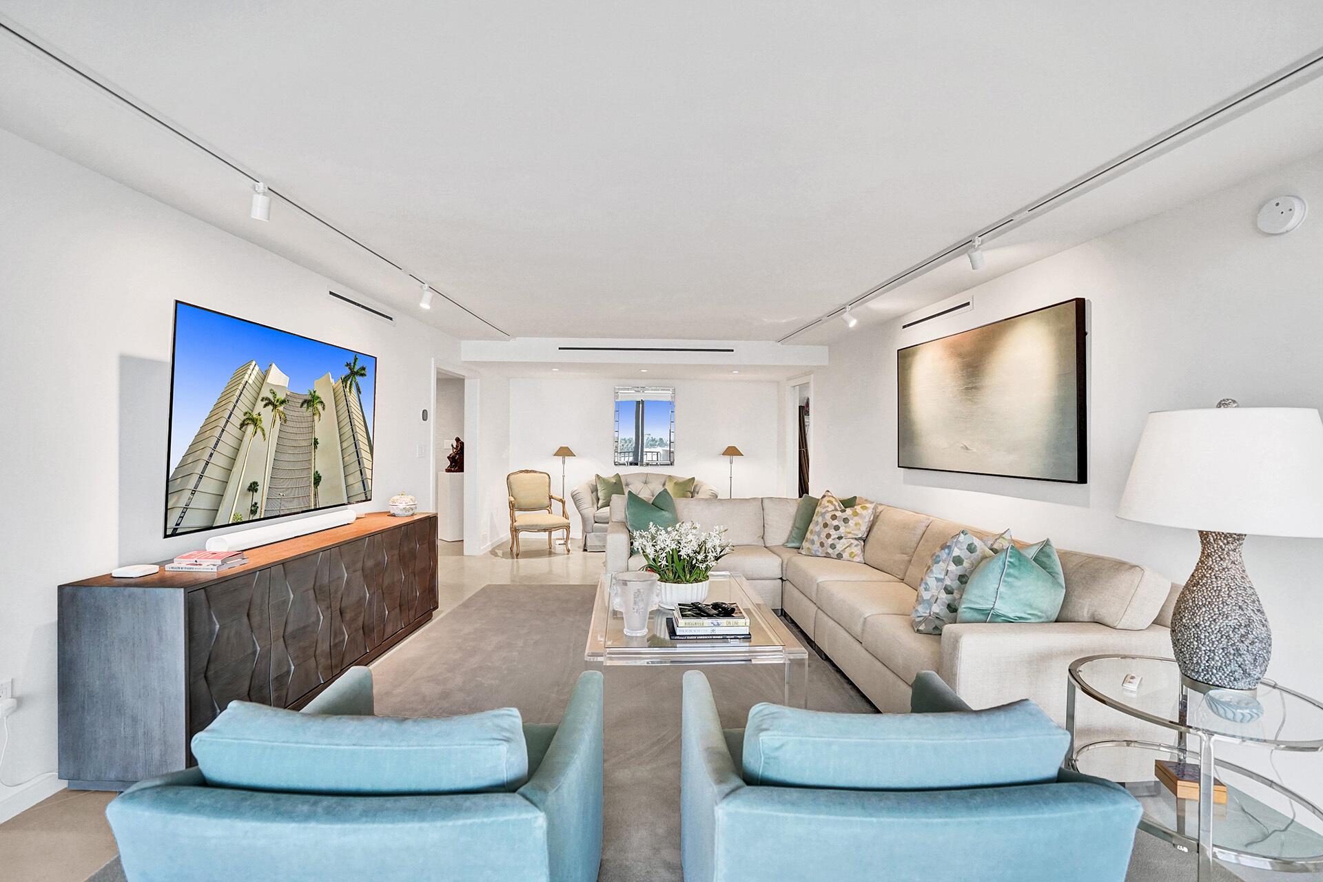 Trianon Condominium - Residential