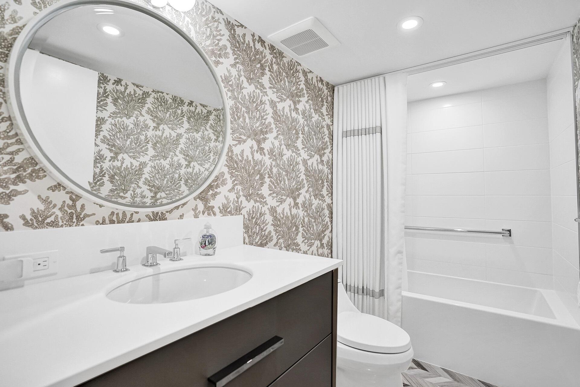 Trianon Condominium - Residential