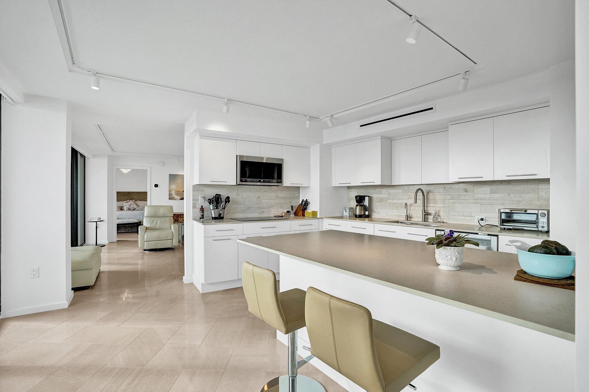 Trianon Condominium - Residential