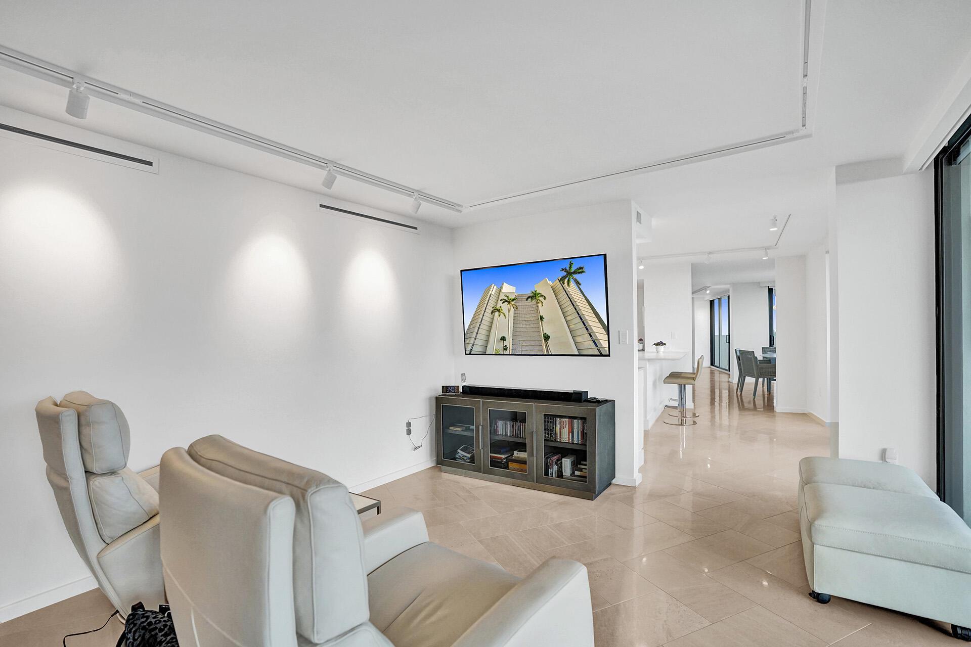 Trianon Condominium - Residential